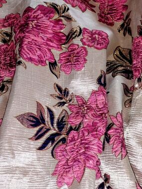 NEW "IMPORTED" ROYAL NIGERIAN KAFTAN DRESS in EMBROIDERY PINK & GOLD DESIGN!